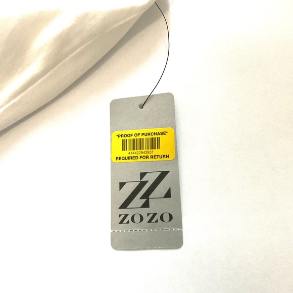 ZoZo White Sleeveless V Neck Top w/Black Decoration size Medium NWT - Picture 5 of 9